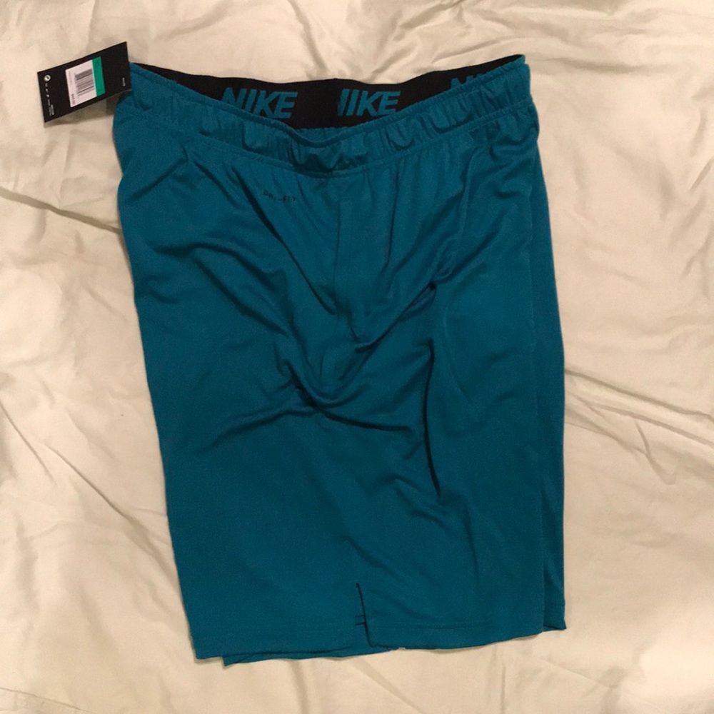 Men’s Nike Dry Linear Logo Shorts NWT - Picture 4 of 8